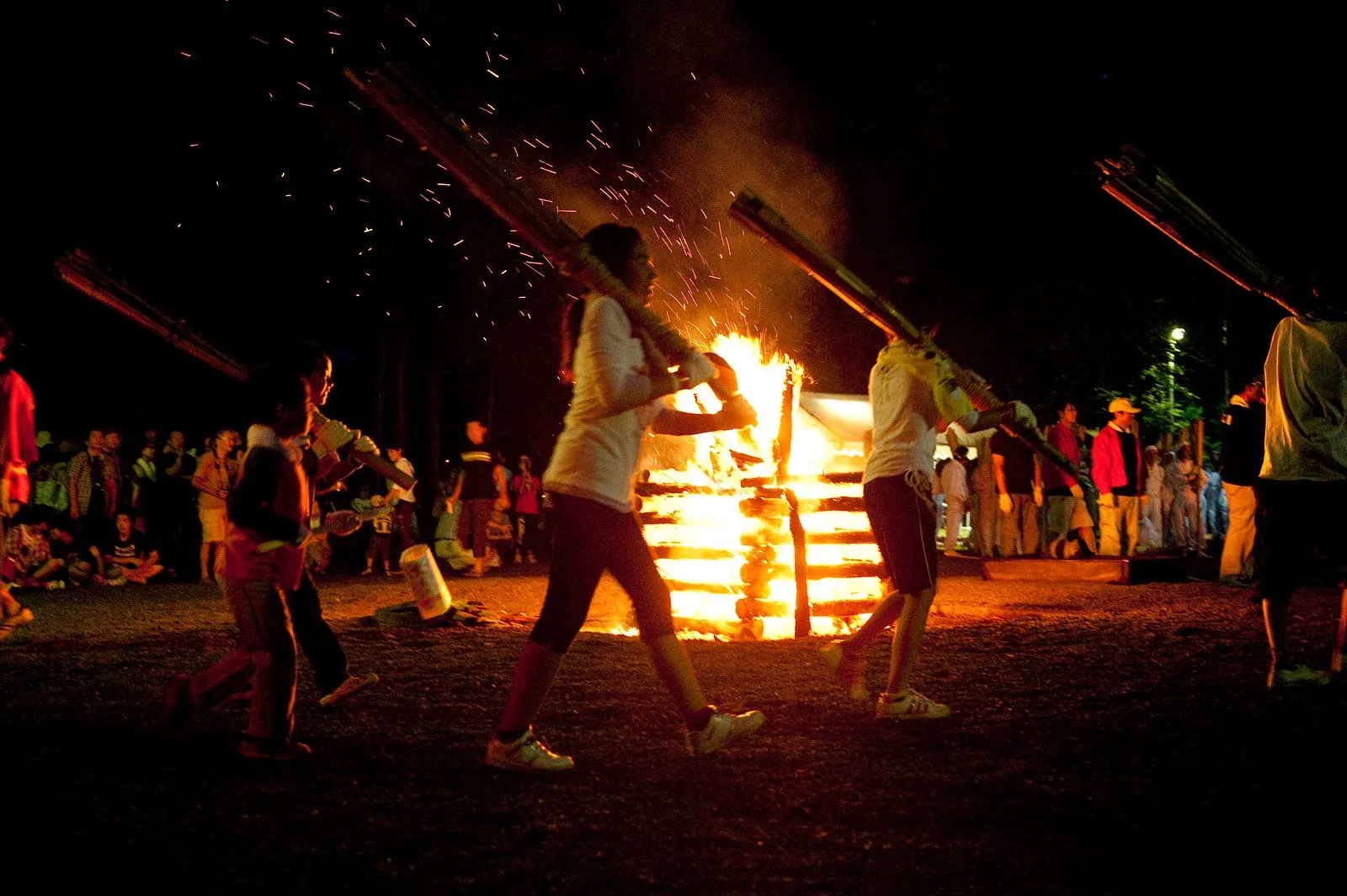 暗夜鄉間的一場火祭・第 7 張