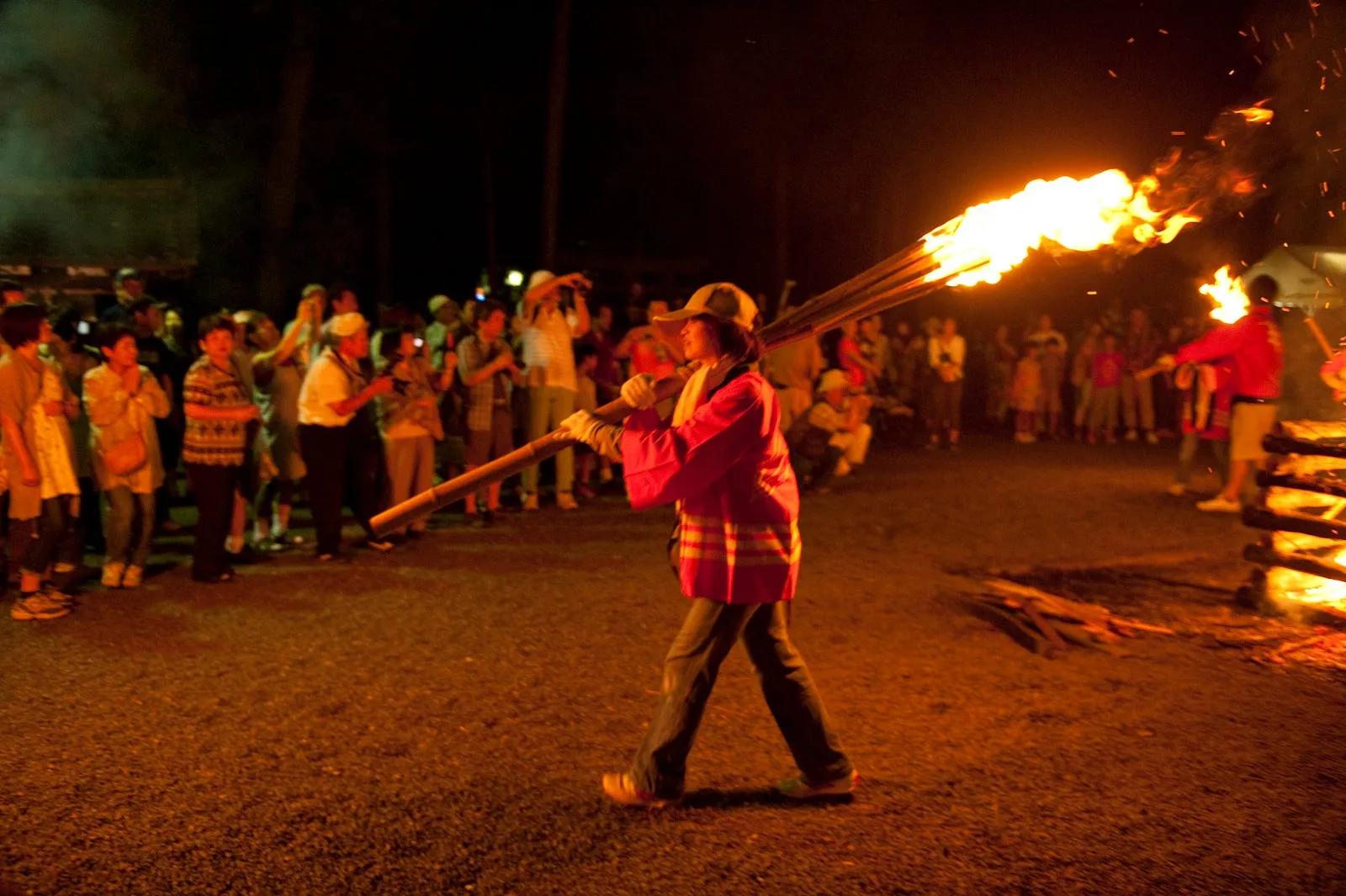 暗夜鄉間的一場火祭・第 9 張
