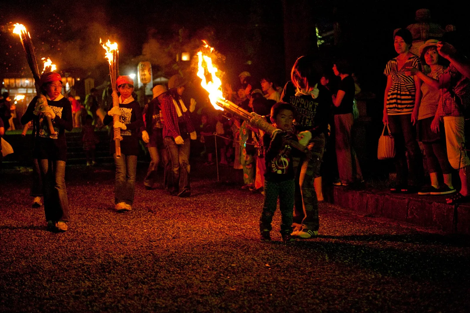 暗夜鄉間的一場火祭・第 20 張