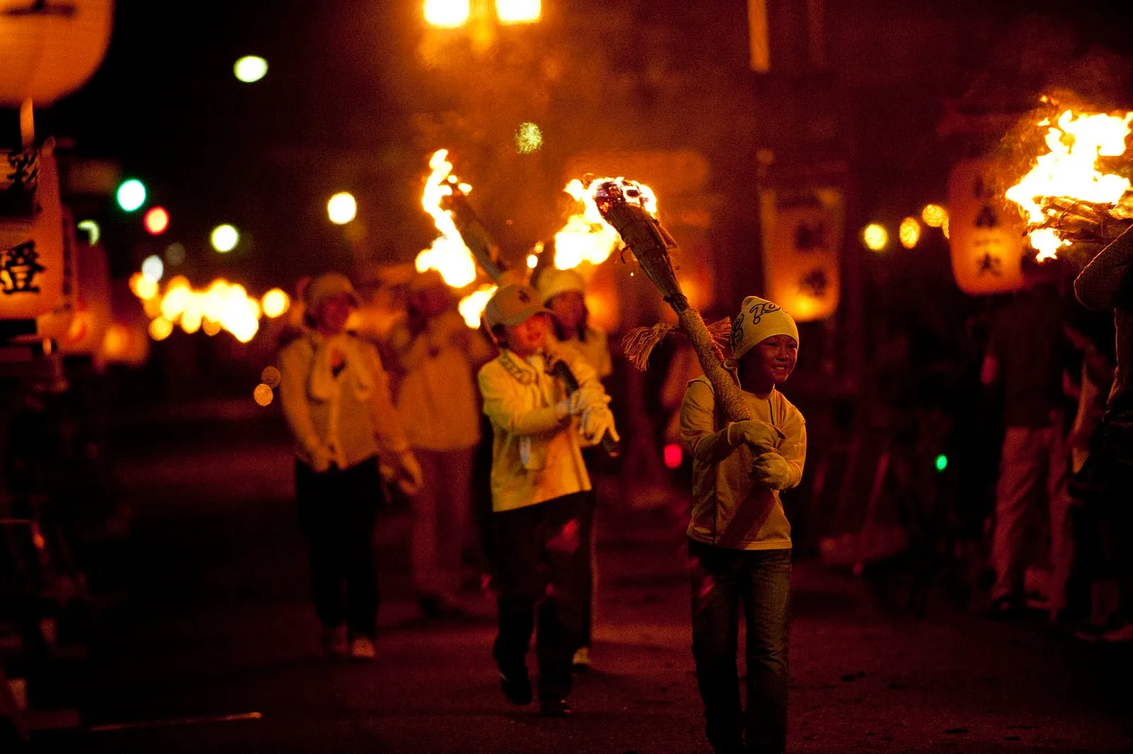 暗夜鄉間的一場火祭・第 29 張