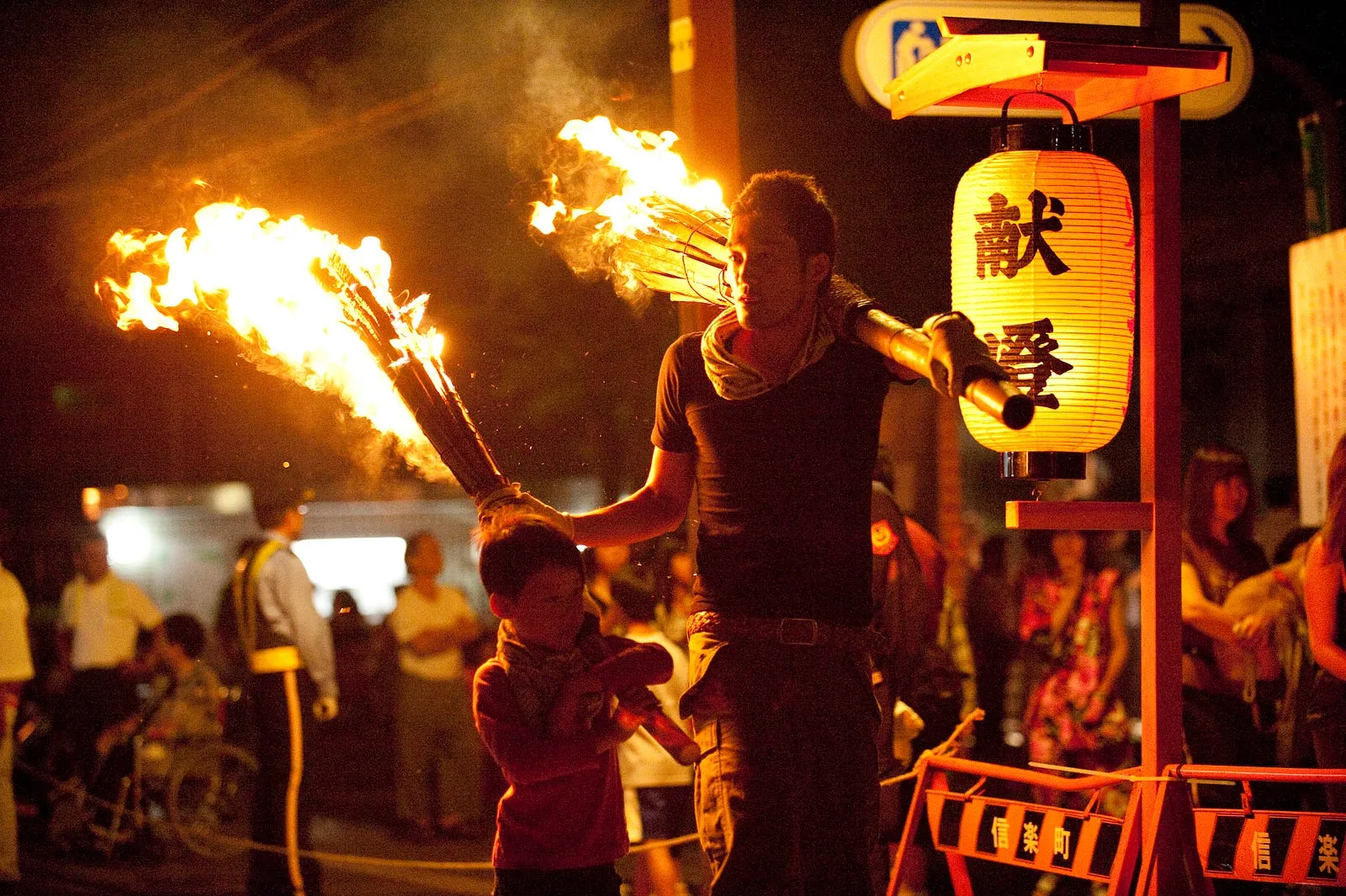 暗夜鄉間的一場火祭・第 33 張