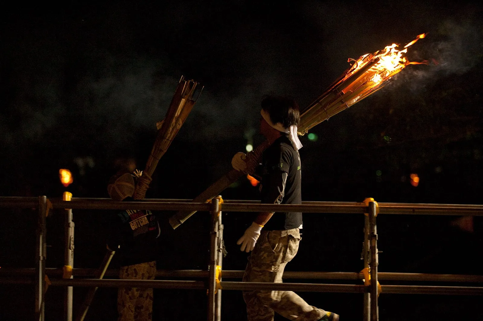 暗夜鄉間的一場火祭・第 38 張